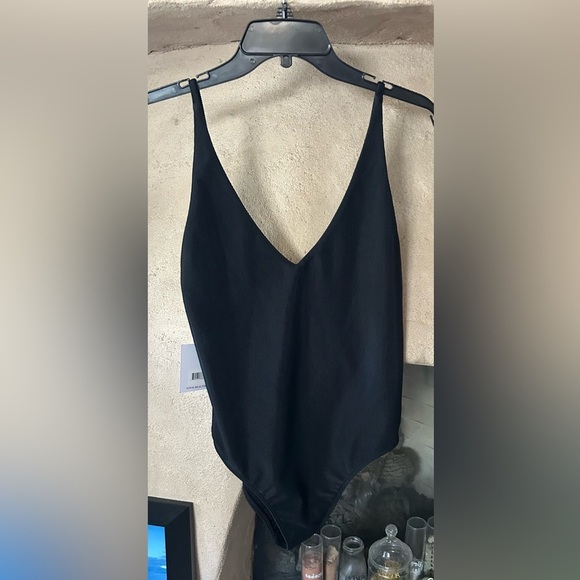 Beach Riot Reese One Piece Swimsuit - Picture 6 of 10